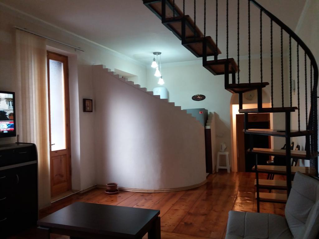 Rustaveli Hotel Tbilisi Buitenkant foto