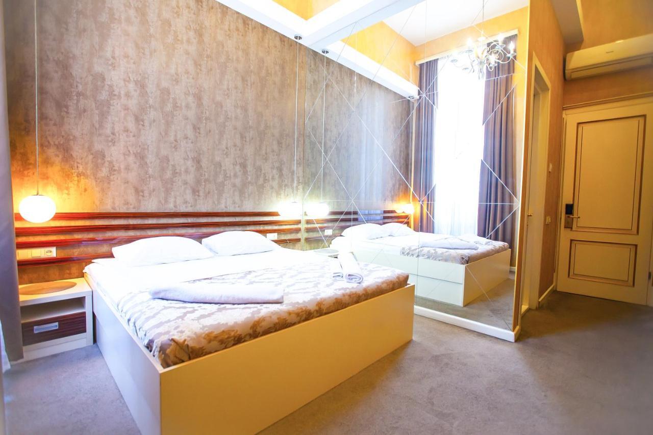 Rustaveli Hotel Tbilisi Buitenkant foto