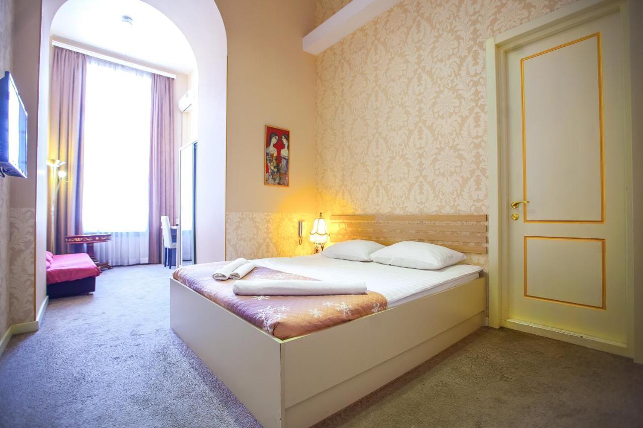 Rustaveli Hotel Tbilisi Buitenkant foto