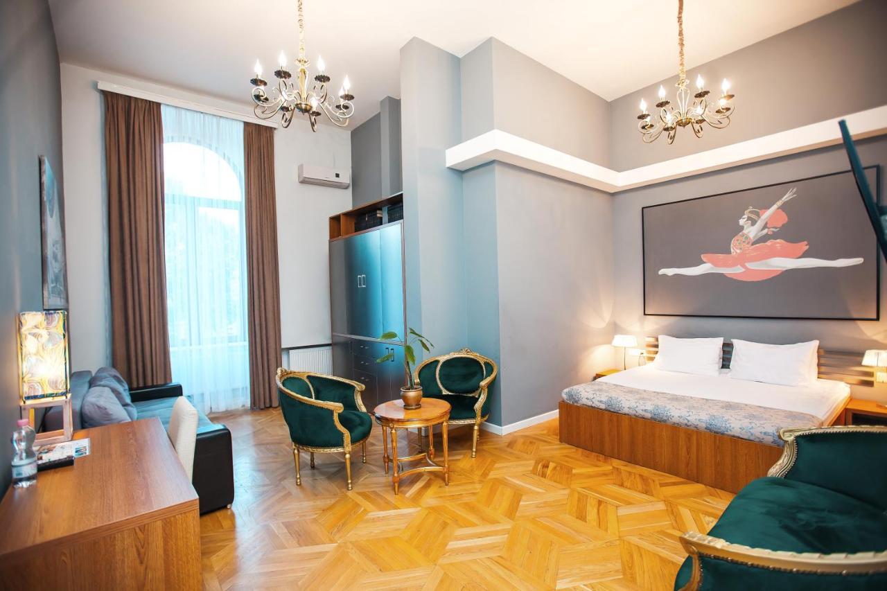 Rustaveli Hotel Tbilisi Buitenkant foto