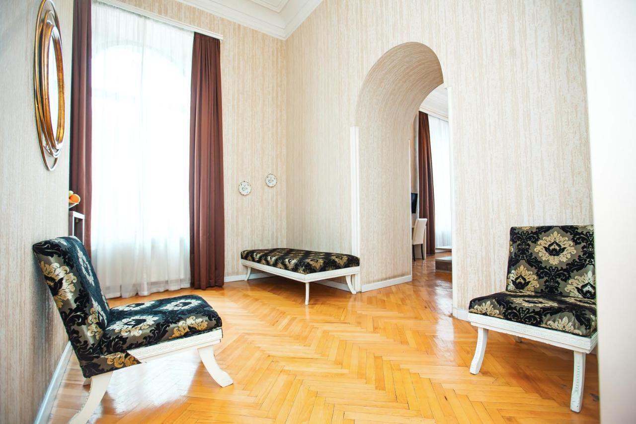 Rustaveli Hotel Tbilisi Buitenkant foto