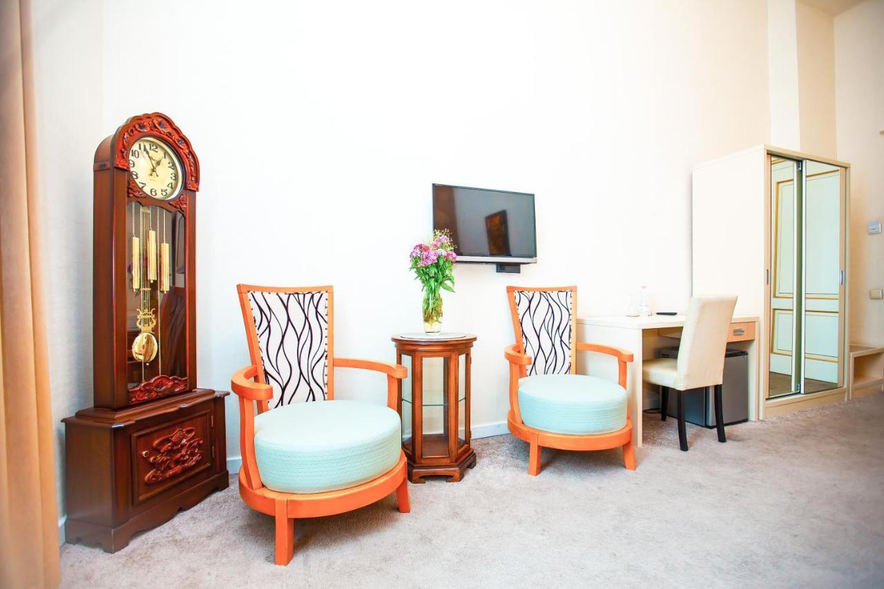 Rustaveli Hotel Tbilisi Buitenkant foto