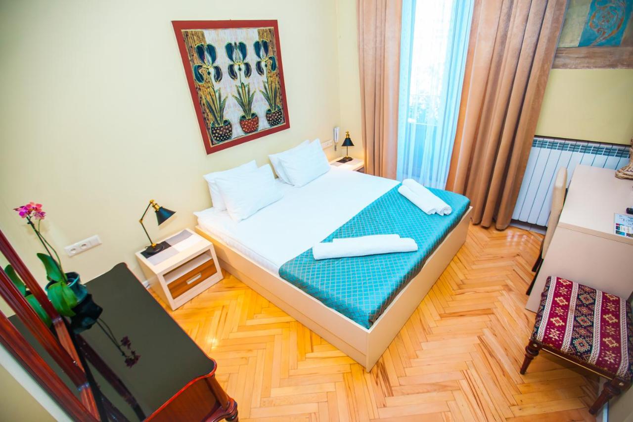 Rustaveli Hotel Tbilisi Buitenkant foto